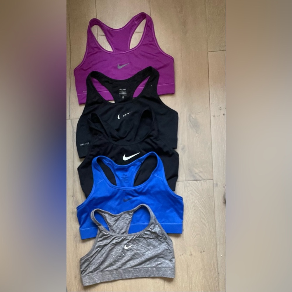 Large Nike sports bra bundle (5 sports bras, size large)